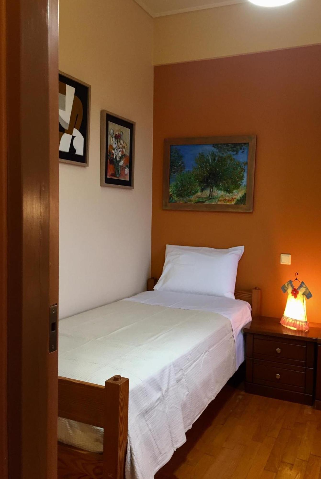 Small Apartment Near Athens Airport Pikérmion Dış mekan fotoğraf